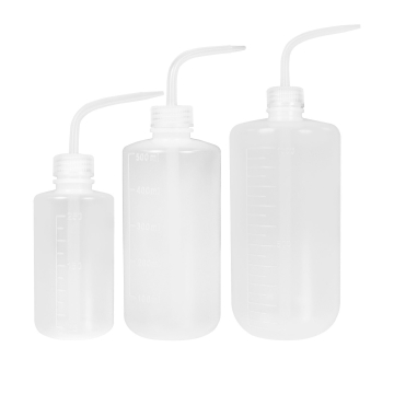 Bouteille de rinçage avec bec verseur en plastique souple
